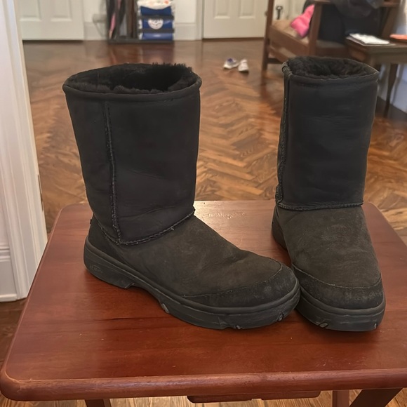 Ugg Ultimate Short Women’s Black - Picture 1 of 4